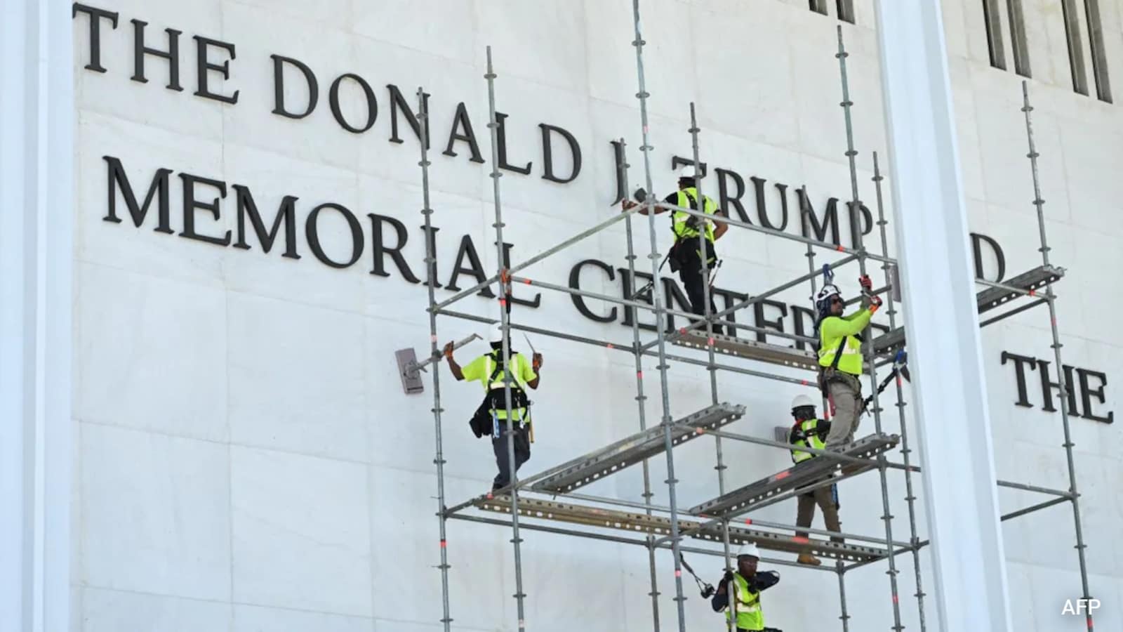Kennedy Center Board Considers Closure Plans Amid Legal Dispute Over Trump Name
