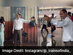 Meet Narendra Patil, Mumbai's Selfless 'Human Indicator' Who Guides Local Train Passengers Every Day