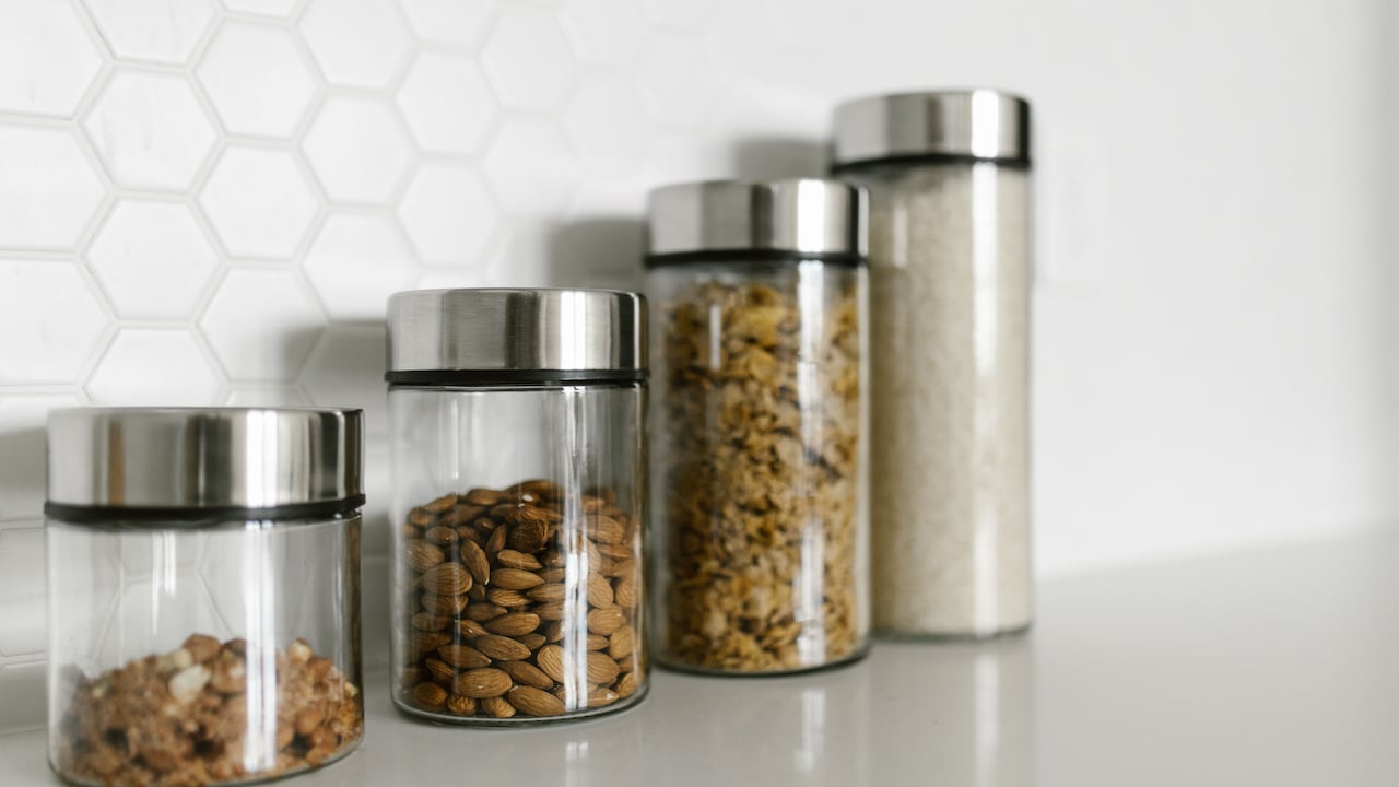 Refrigerator Organisation Mistakes That Block Airflow And Cause Uneven Cooling