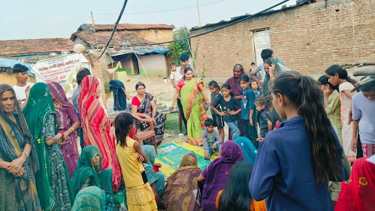 राजस्थान में महिलाओं की बदली किस्मत! दिल्ली, लखनऊ-नागपुर तक गोबर से बनी राखी-दीपक की डिमांड