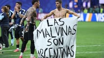 FIFA ले सकता है बड़ा फैसला, अर्जेंटीना के खिलाड़ियों के फॉकलैंड आइलैंड्स बैनर दिखाने को लेकर कार्रवाई पर विचार
