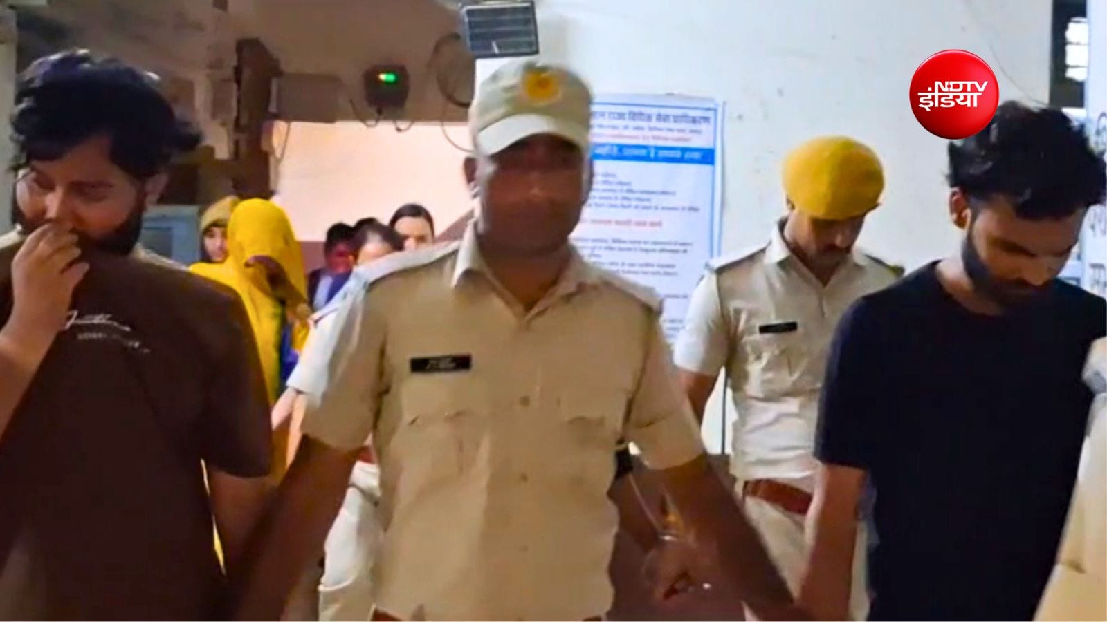 पुलिस इस रैकेट में किसी बड़े गिरोह की लिप्तता की भी जांच कर रही है