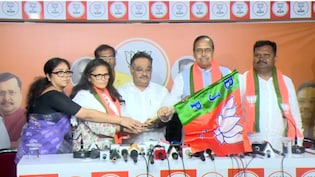 बंगाल में ममता बनर्जी को एक और बड़ा झटका, तीन पूर्व सांसदों ने थामा बीजेपी का दामन