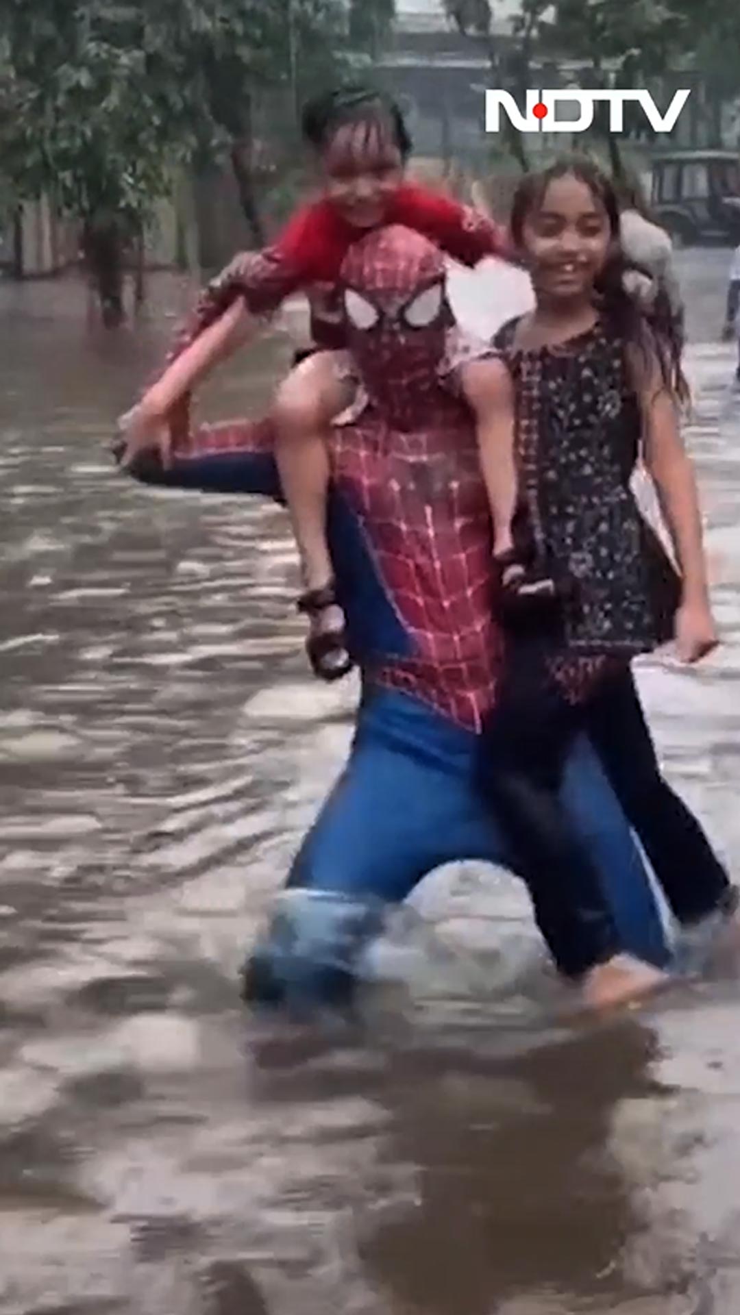 Thane Man Dressed As Spiderman Helps Commuters In Flooded Streets