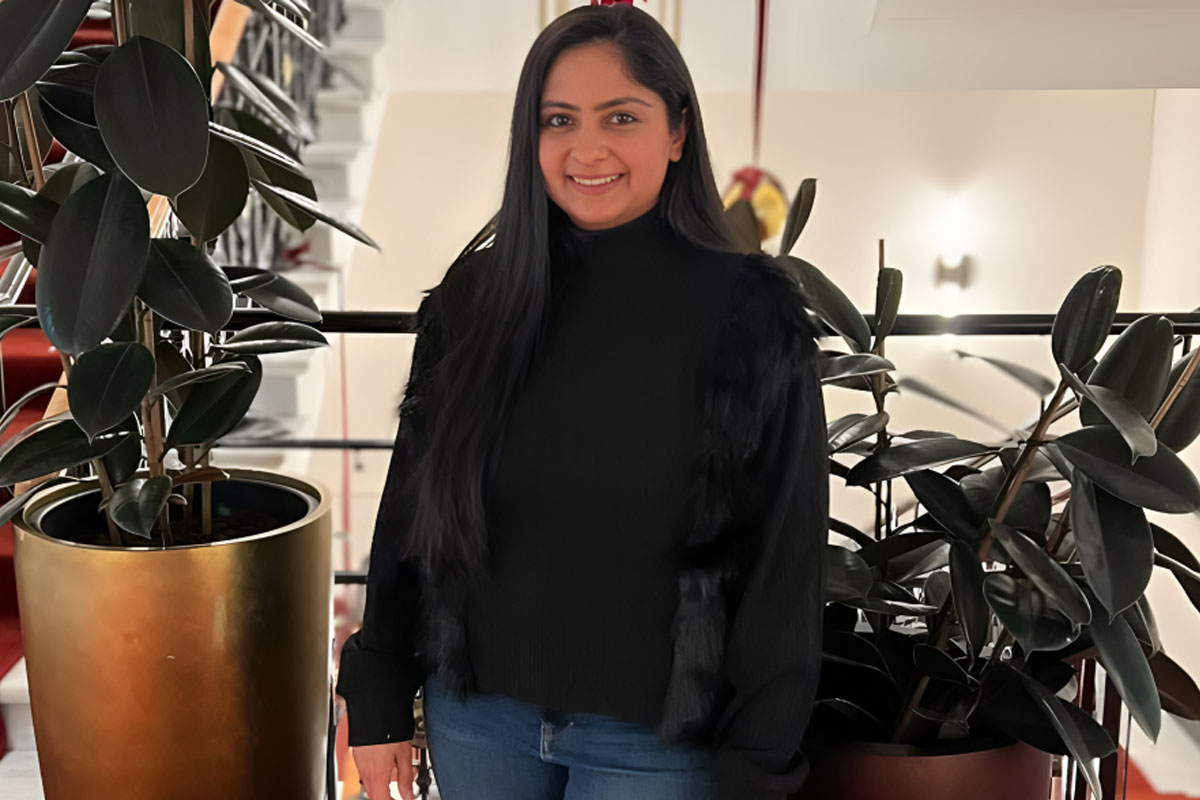 Love Mumbai Street Food? Try Neha Deepak Shah's Cheesy Jini Dosa Cups Recipe
