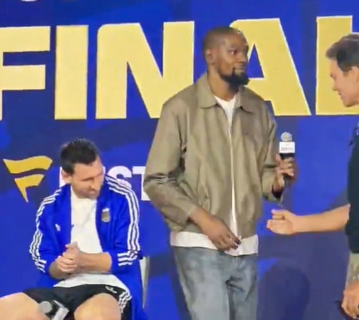 Viral video at Fanatics Fest fuels debate over whether Kevin Durant ignored Lionel Messi