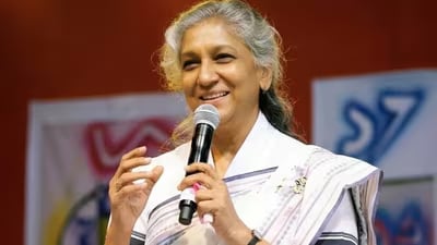 Politicians pay tributes to singer S. Janaki following her death