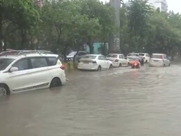 दिल्ली-NCR में बारिश का रेड अलर्ट, जगह-जगह जलजमाव से ट्रैफिक का बुरा हाल