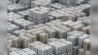 Aluminum Falls To Lowest Since February As Dollar Strengthens