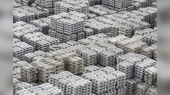 Aluminum Falls To Lowest Since February As Dollar Strengthens