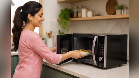 Microwave Oven खरीदने का है प्लान? इन शानदार डील्स को मिस किया तो बाद में होगा पछतावा, अभी उठाएं फायदा
