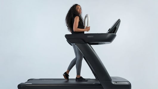 ऑफिस की सिटिंग जॉब ने बढ़ा दी पेट की चर्बी? घुटनों की सुरक्षा और साइलेंट मोटर वाले इन Treadmill पर आई बंपर छूट