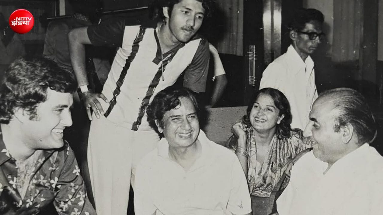 अनु मलिक ने शेयर की बॉलीवुड के 3 दिग्गजों की एक साथ तस्वीर, एक तो हैं मोहम्मद रफी, बाकी दो को आपने पहचाना क्या