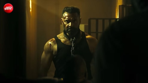 बॉबी देओल की फिल्म के लिए कंपनी ने दी कर्मचारियों को छुट्टी, फर्स्ट डे फर्स्ट शो के लिए रात 3 बजे से लाइन