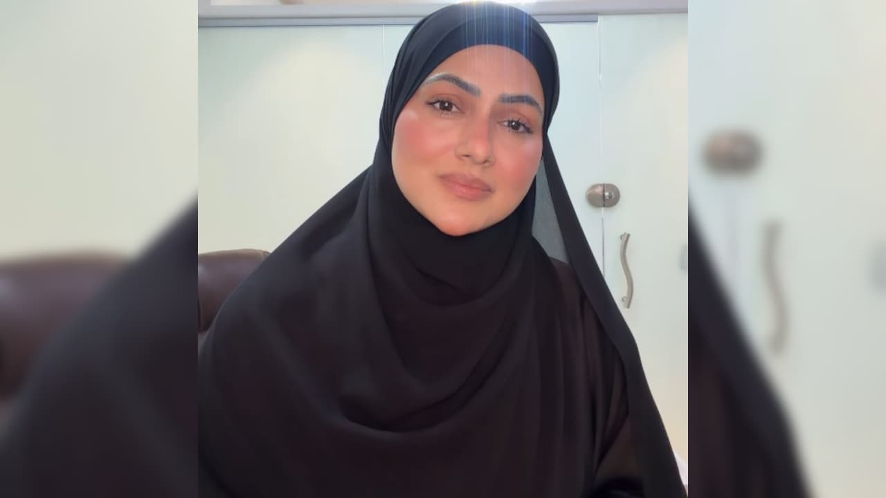 'कयामत नजदीक है,' लेटेस्ट वीडियो में सना खान बोलीं- अपनी कब्र की तैयारी खुद करो