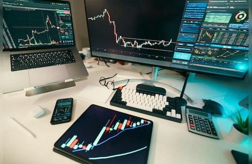 Stock Market LIVE Updates, Sensex Today: Sensex Drops 200 Points Lower Amid Mixed Global Cues