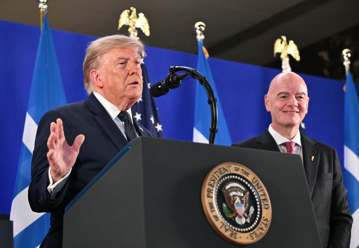 Trump praises World Cup 2026 amid renewed dispute over a FIFA red-card decision
