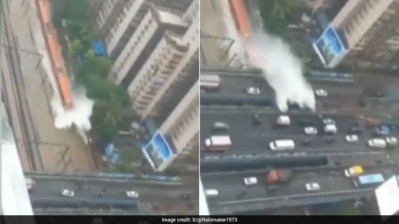 Viral Video Shows Vande Bharat Running Through Waterlogged Tracks in Mumbai