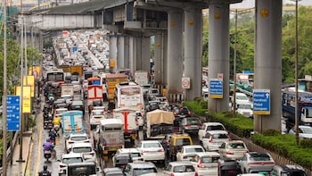 Heavy Traffic On Western And Eastern Express Highways As Rains Continue To Lash Mumbai