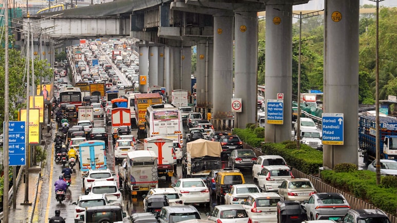 Heavy Traffic On Western And Eastern Express Highways As Rains Continue To Lash Mumbai