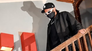 Ahead Of <i>Pralay</i> Shoot, Ranveer Singh Hides New Look During His Visit To Hansal Mehta's Office