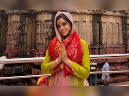 Amid Conversion Rumours, Uorfi Javed Visits Kamakhya Devi Temple In Guwahati
