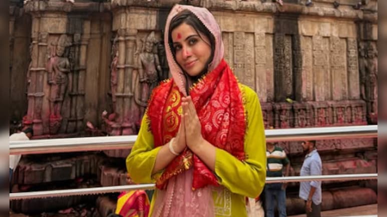 Amid Conversion Rumours, Uorfi Javed Visits Kamakhya Devi Temple In Guwahati