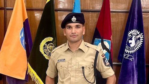 Success Story: 12वीं नहीं...10वीं फेल ये किसान पुत्र 3 बार UPSC पास कर बना IPS ऑफिसर