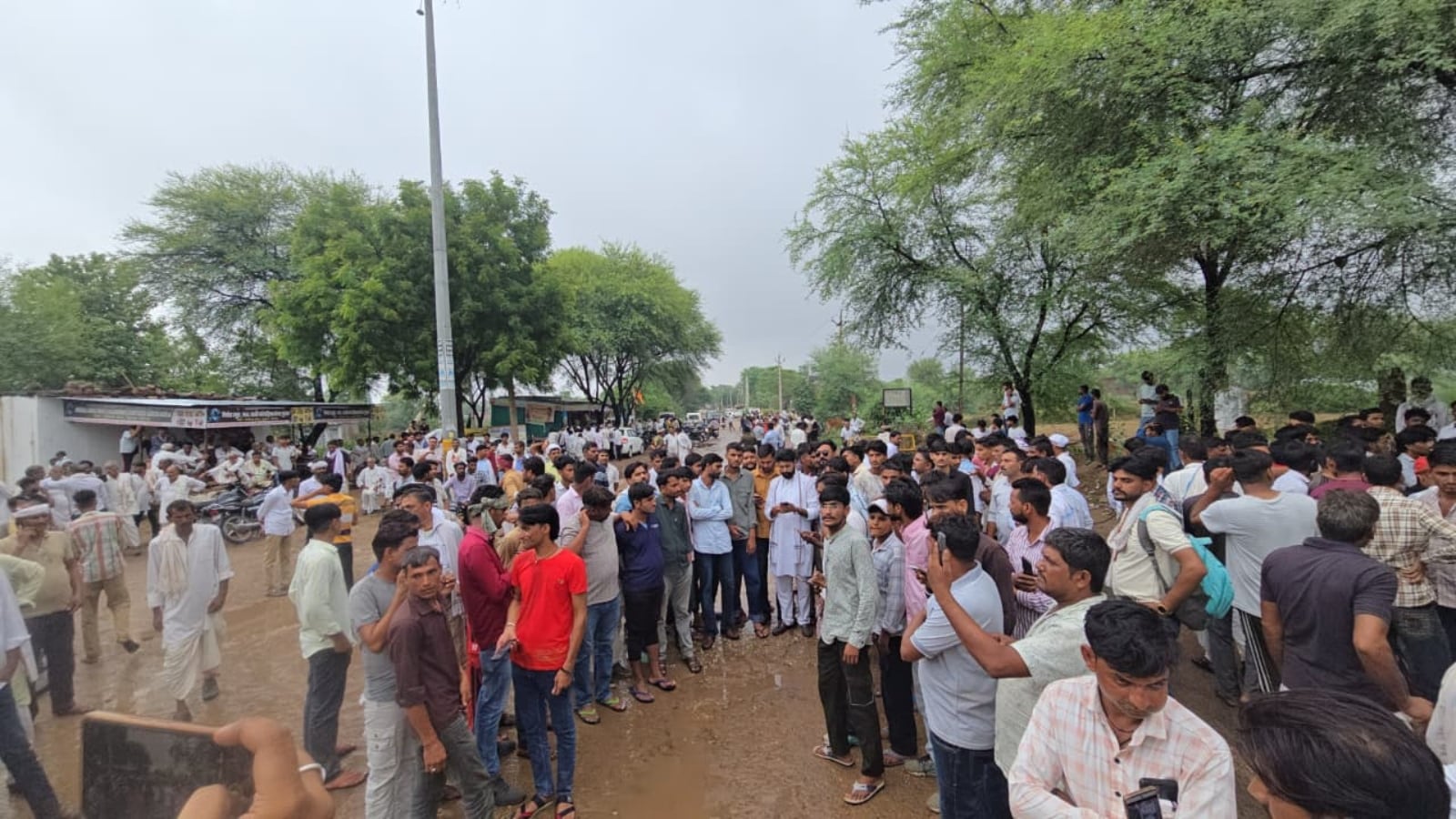 गुर्जर समाज की पंचायत. गुर्जर समाज की पंचायत.