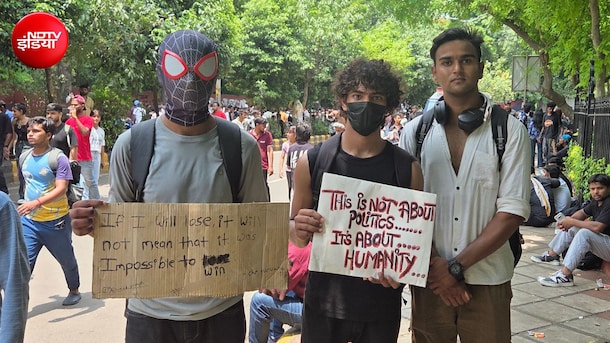 ''हम बांग्लादेश, नेपाल जैसी हिंसा नहीं चाहते, पुलिस वाले हमारे दुश्मन नहीं, बहुतों ने हमें बचाया''