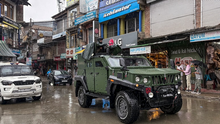 Massive Crackdown Follows In Kashmir After Anantnag Attack; Over 2,500 OGWs Detained