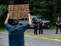 US Halts Immigration Traffic Stops After 2 Fatal Shootings