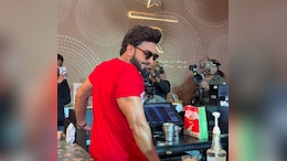 '<i>Do Bacche Ka Baap Banne Wala Hoon</i>': Ranveer Singh Breaks Hearts Of  Women Flirting With Him On Set