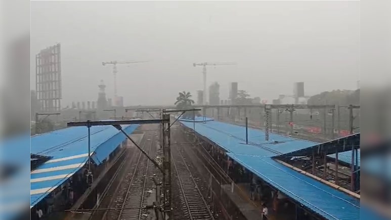 Heavy Rain Forecast For Mumbai, Thane On Weekend, Red Alert Issued