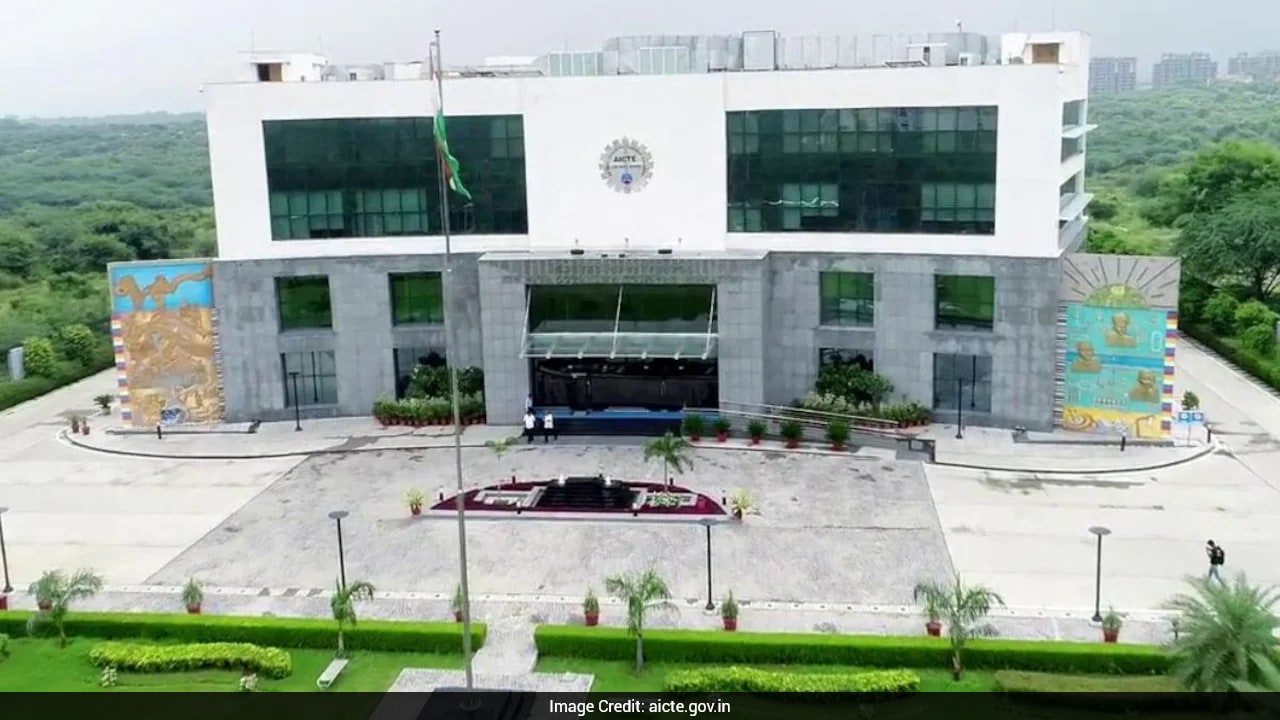 AICTE Closes 58 Engineering Colleges Across India: Uttar Pradesh, Maharashtra Record Highest Shutdow