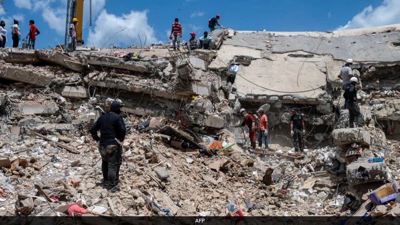 Hope To Find Survivors Fades As Venezuela Quake Death Count Nears 2,300