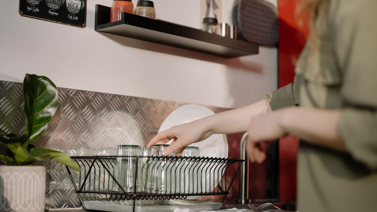 Smart dish drainer baskets every Indian kitchen needs today