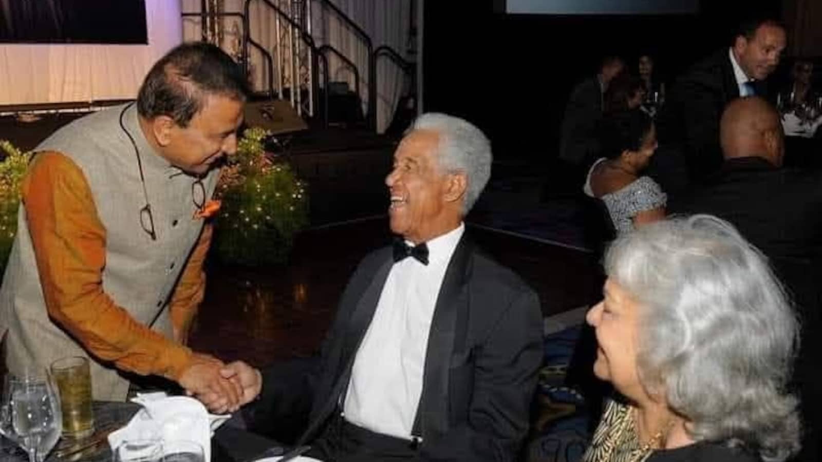 Sunil Gavaskar Pays Touching Tribute To Crickets Brightest Jewel Garry Sobers After Death