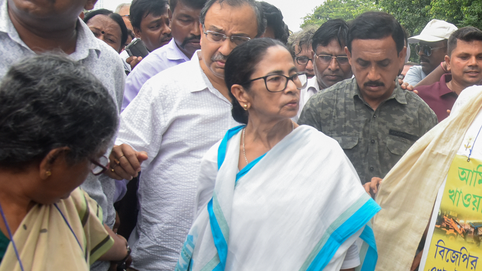 "Kill Me To Stop Me": Defiant Mamata Banerjee Calls Trinamool Rebels "Traitors"