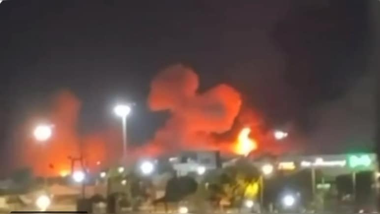 Iran Under Fresh Fire: Explosions Hit Bandar Abbas, Qeshm, Sirik As US Strikes Continue