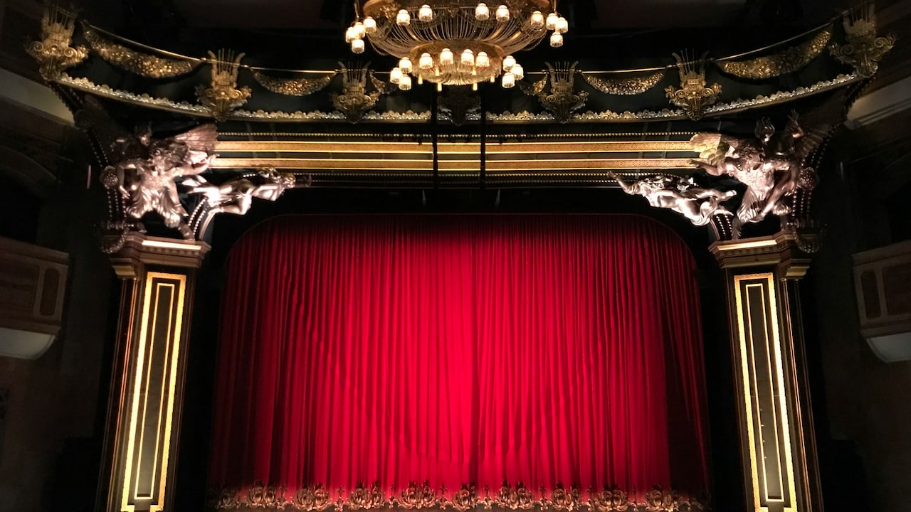 Curtain Buying Guide: How To Choose Length, Fabric And Styles