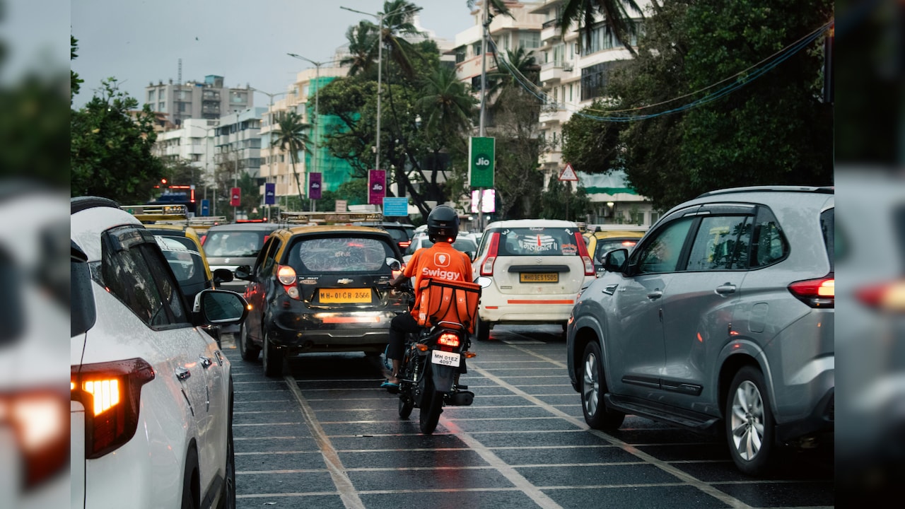 Swiggy Delivery Partner Fined Rs 850 Despite 'No Fault'; Company Reacts After Viral Post