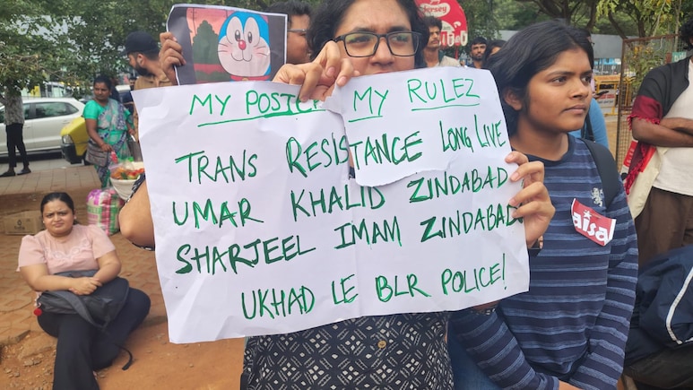 नीट विरोध-प्रदर्शन के दौरान भड़काऊ पोस्टर दिखाने पर महिला पर FIR, उमर खालिद-शरजील इमाम के समर्थन में लगाए नारे
