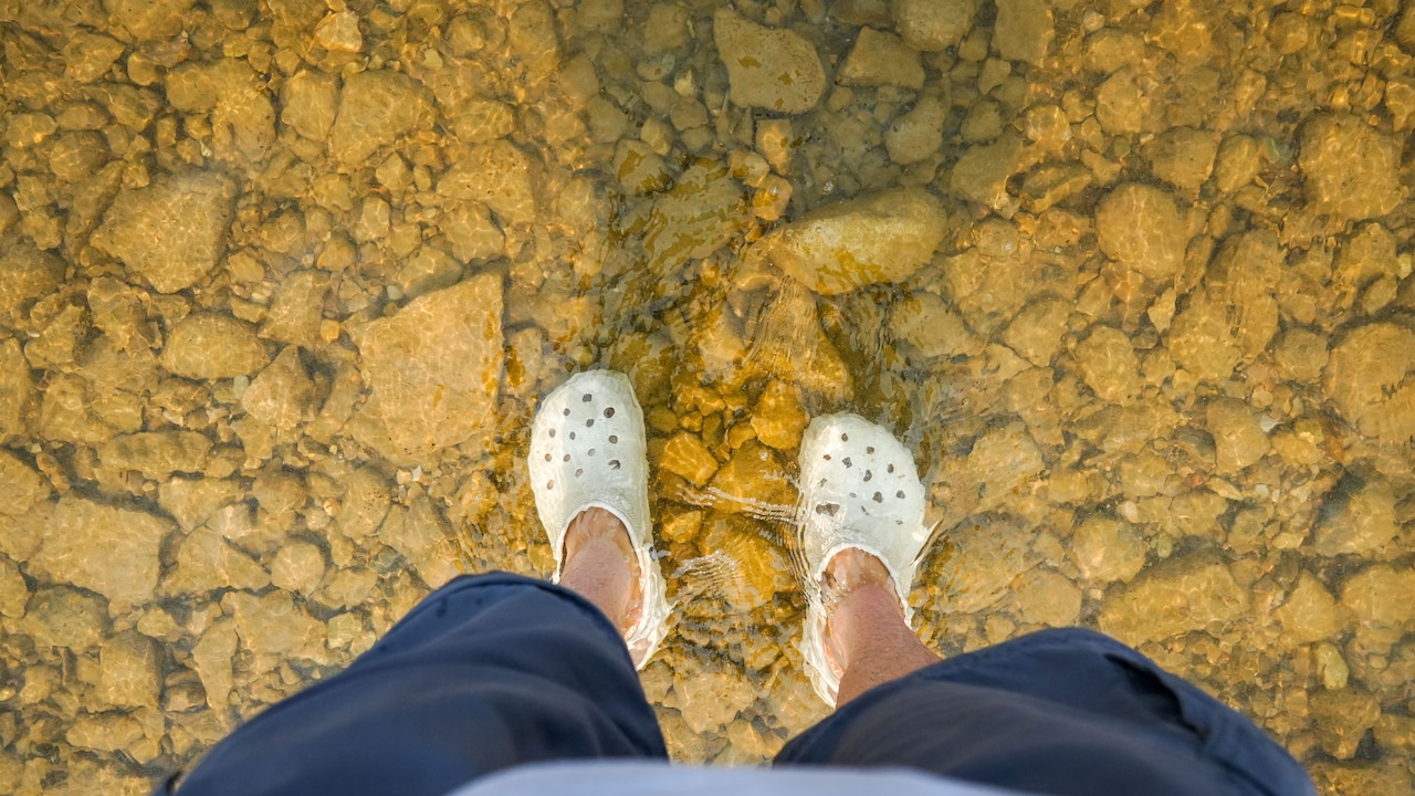 7 Best Comfortable Clogs For Errands, Gardening And Rainy Days 7 Best Comfortable Clogs For Errands, Gardening And Rainy Days