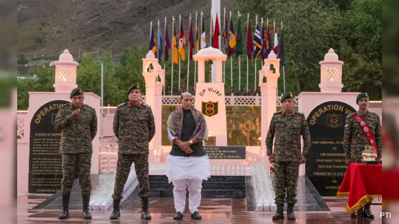 Rajnath Singh, Army Chief Pay Tribute To Kargil Heroes On 27th Vijay Diwas
