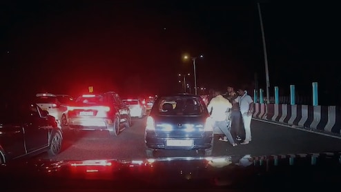 Video: Mob Attacks Family On Highway, Assault Caught On Car Dashcam