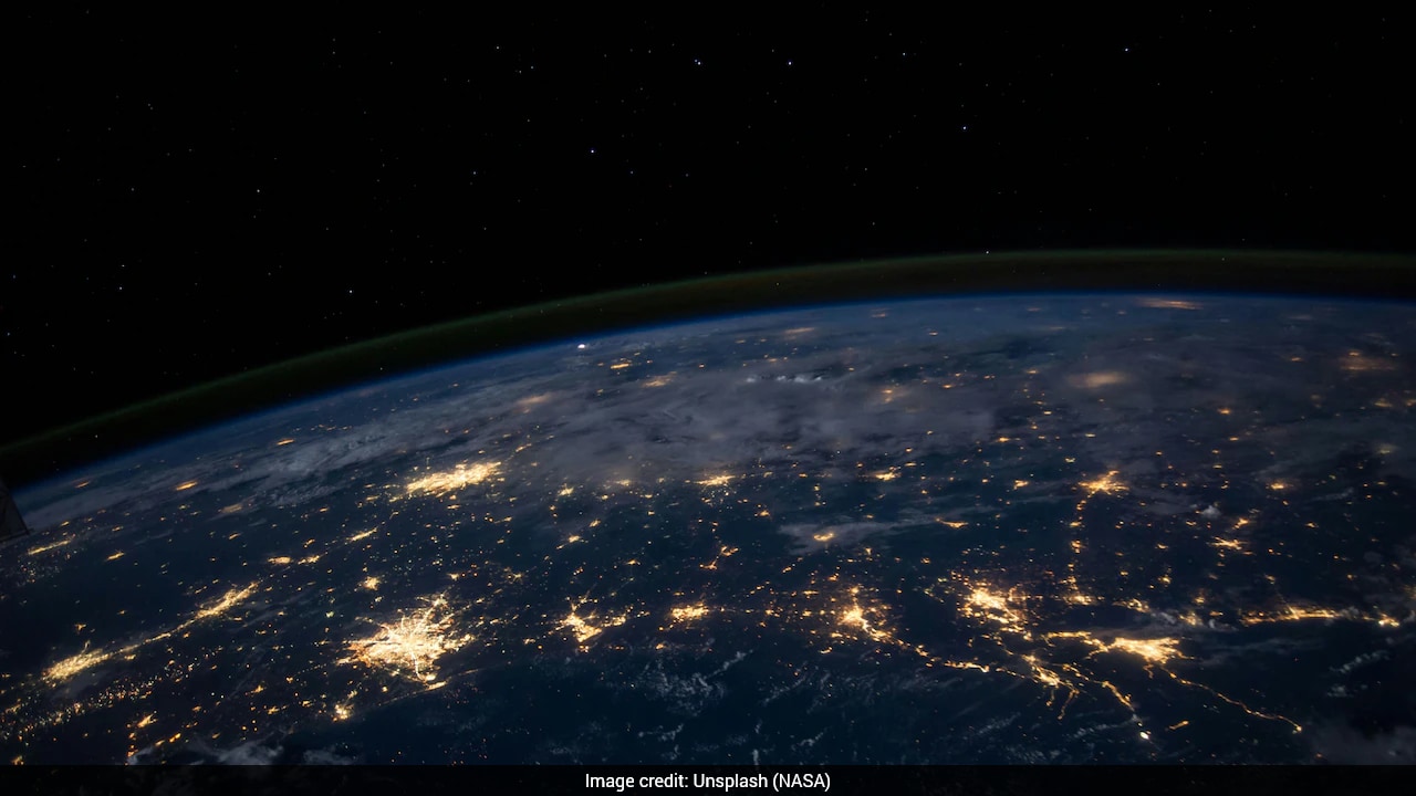"Sunlight On Demand": US Approves Controversial Space Mirror Satellite Despite Concerns