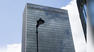 JPMorgan Builds AI Agents That Beat 60/40 Model in Backtests
