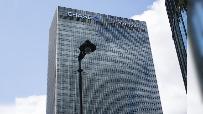 JPMorgan Builds AI Agents That Beat 60/40 Model in Backtests