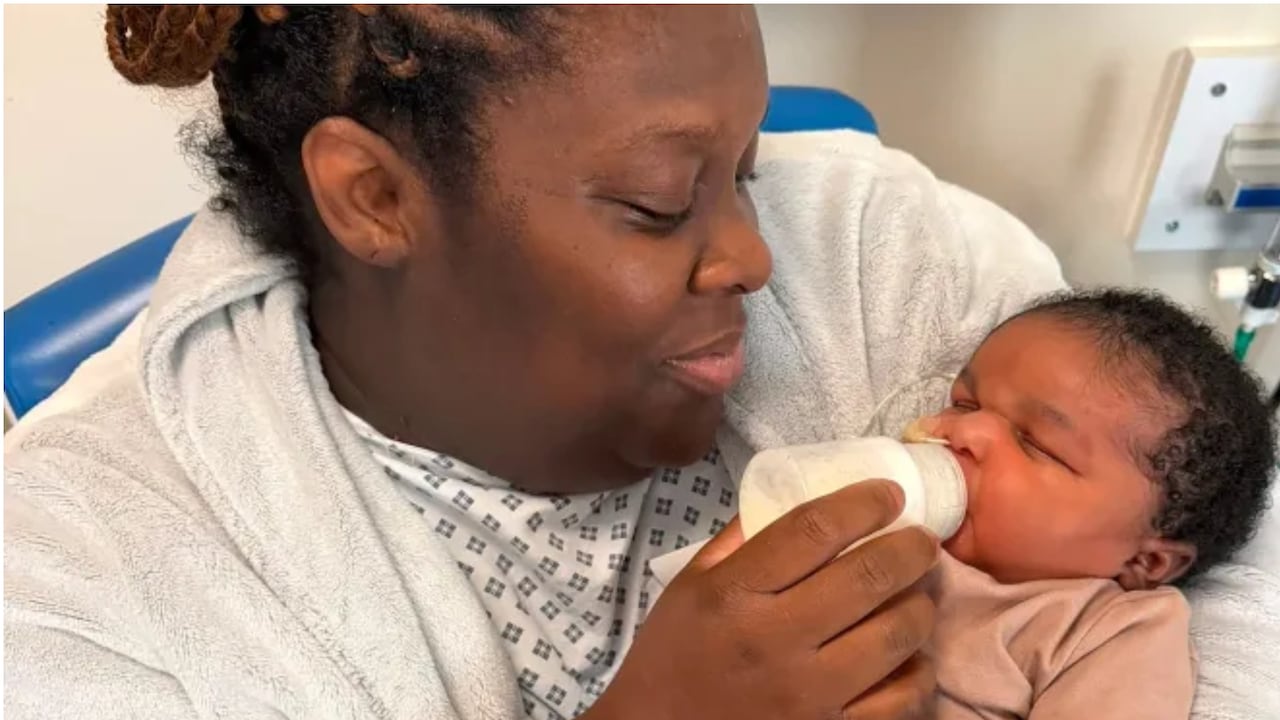 पैदा होते ही 6 महीने का हो गया ये बच्चा! 6.5 किलो वजन, एक बार में पीता है 2 बोतल दूध; कपड़े भी पड़ गए छोटे